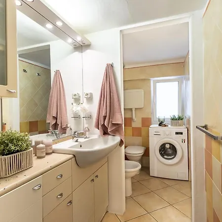 Loft A 50 Mt Dal Mare Con Parcheggio E Terrazzo Apartment